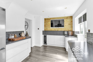 Photo 30- click for photo gallery